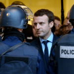 MACRON EST CLAIR : « JE RÉPRIME, ET DÈS QUE C’EST CONSOLIDÉ JE RÉATTAQUE ». 20 MARS 2019 – RÉGIS DE CASTELNAU